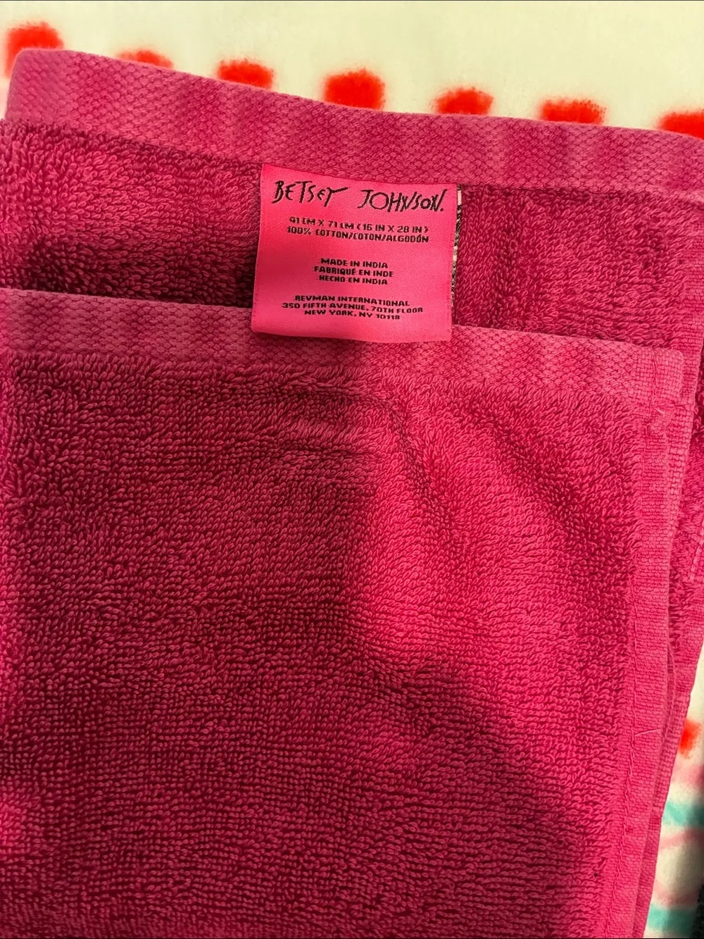 Betsey Johnson 2 Hot Pink and Black Heart Hand Towels